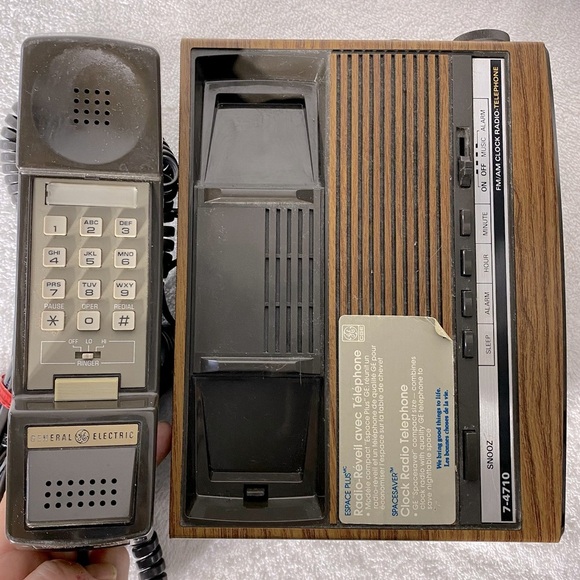General Electric Combination FM/AM Clock Radio Telephone 7-4710 - Picture 9 of 17